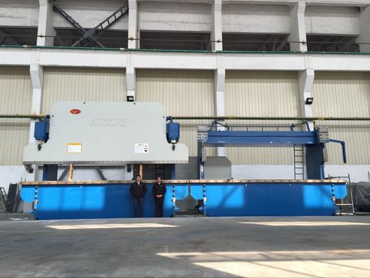 4+1 оси CNC гидравлический пресс-брек с контроллером Delem DA53T для изгиба листового металла 135 тонн